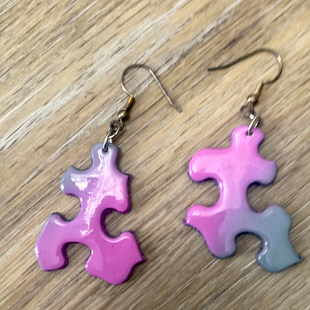 Final sale Gorgeous vintage airbrush puzzle earrings